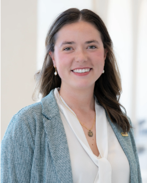 Gabi Hull headshot