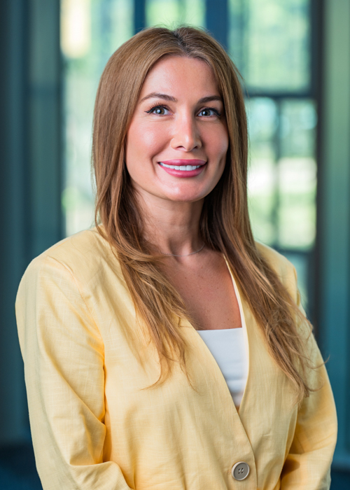 Natia Surarishvilli headshot