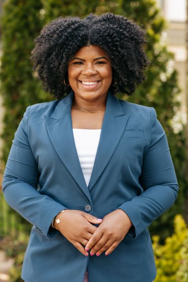 Headshot of Teairra Evans