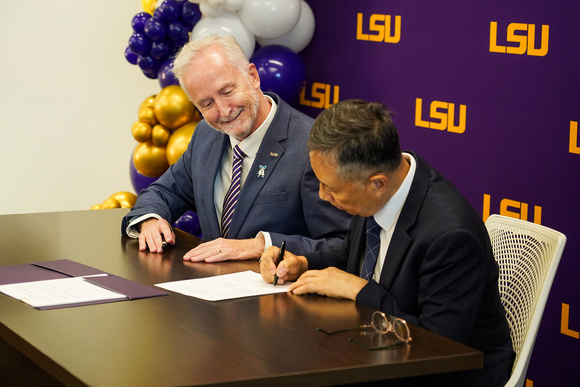 LSU Chancellor James Dalton and Hyundai Steel Senior Vice President and R&D Division Head Yoo-dong Chung